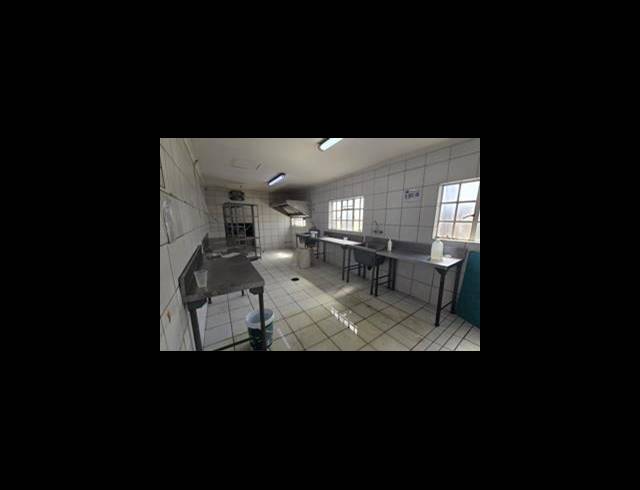 880M² BUSINESS CENTRE TO LET IN BENONI CENTRAL